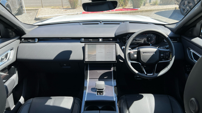 Land Rover Range Rover Velar 2.0 D200 MHEV Belgravia Edition 5dr Auto Diesel Estate - Image 9